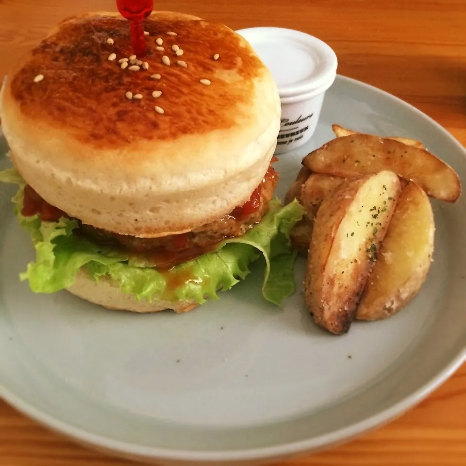 おうちでカフェバーガー|なちょすけさん