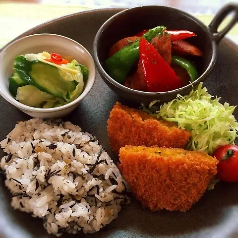 カボチャコロッケ、チョリソとパプリカ炒めランチ♪|かおちゃんさん