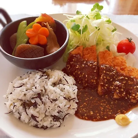 胡麻ソースとんかつランチ♪|かおちゃんさん