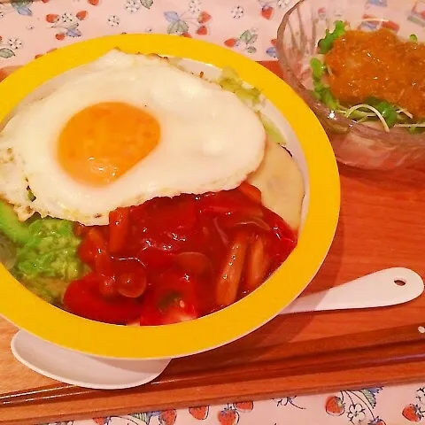 ロコモコ丼と帆立のカルパッチョ|なちょすけさん