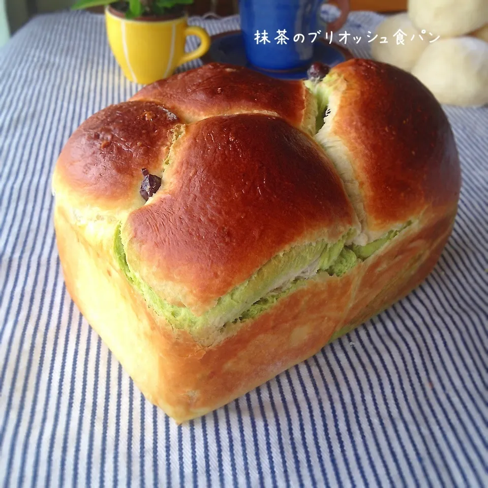 抹茶のブリオッシュ食パン♡中はマーブル・黒豆入り|サザエボンさん