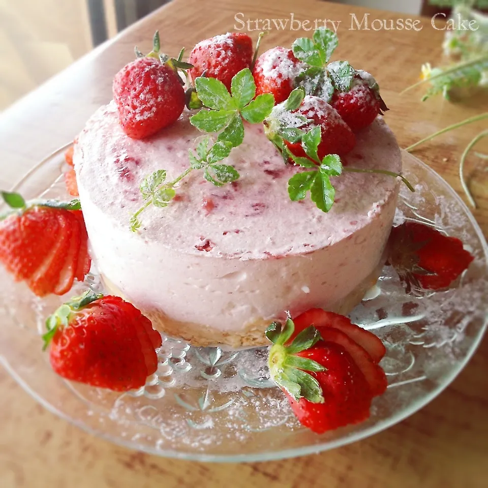 いちごの淡雪♡もちもちムースケーキ|サザエボンさん