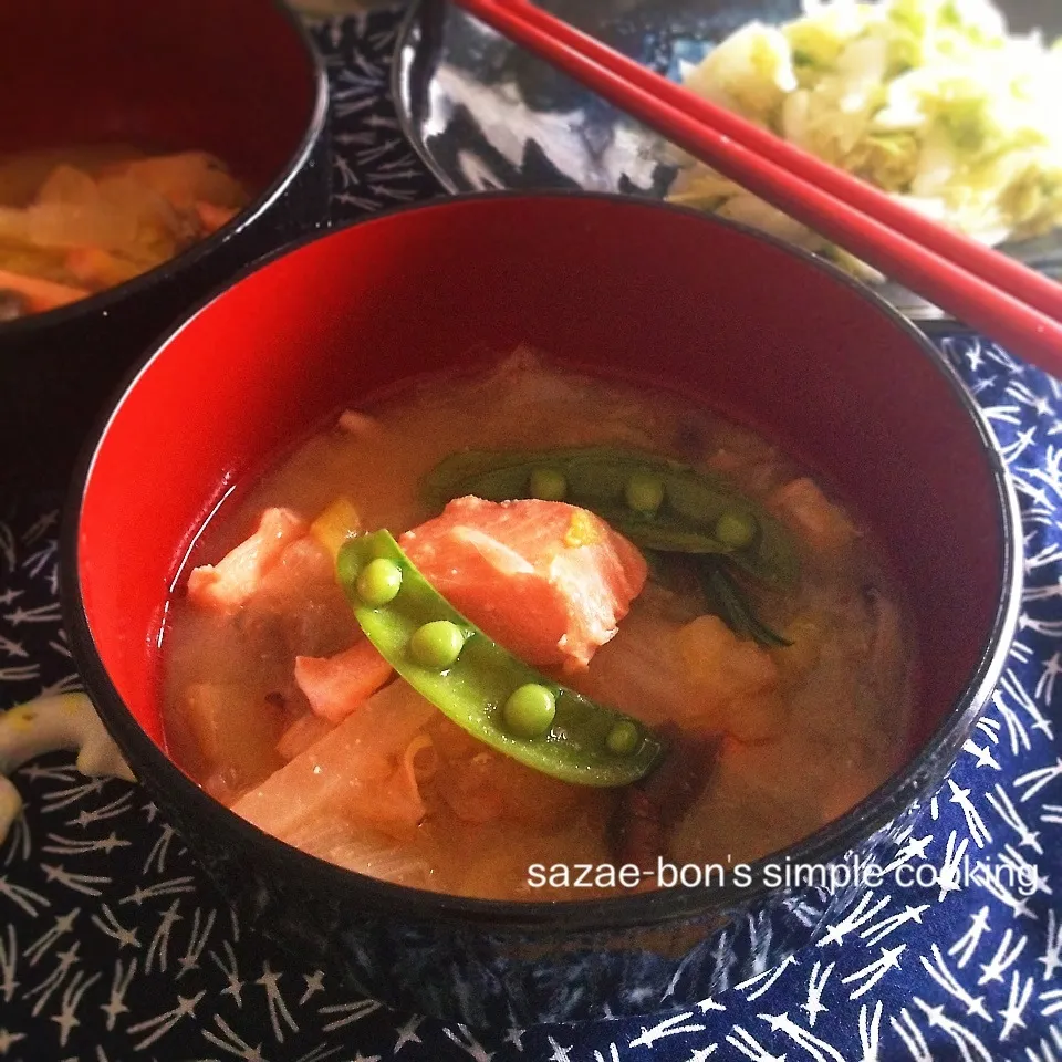 サーモンと大根白菜の味噌汁|サザエボンさん