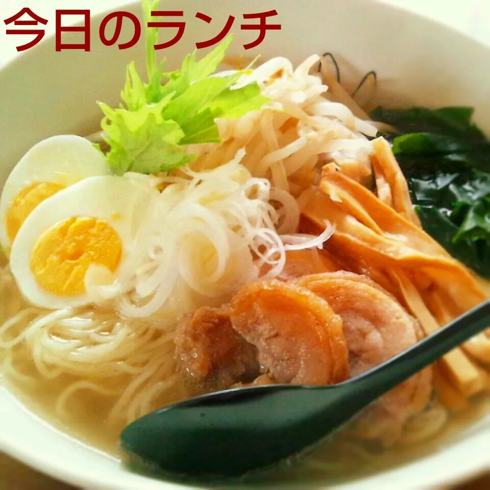 Snapdishの料理写真:あっさり～細麺、釧路塩ラーメン♪|かおちゃんさん