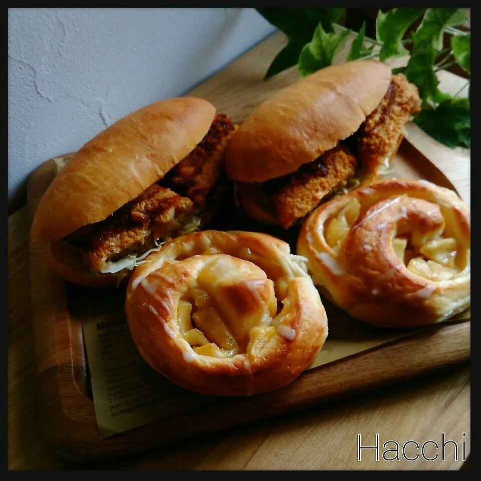 りんごパン＆コロッケパン☆|ハッチさん