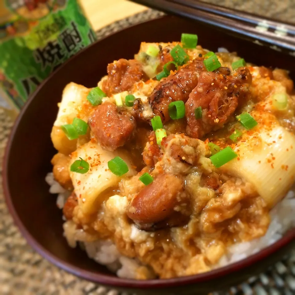 深夜めし？焼き鳥缶の親子丼っ。|かのパパさん