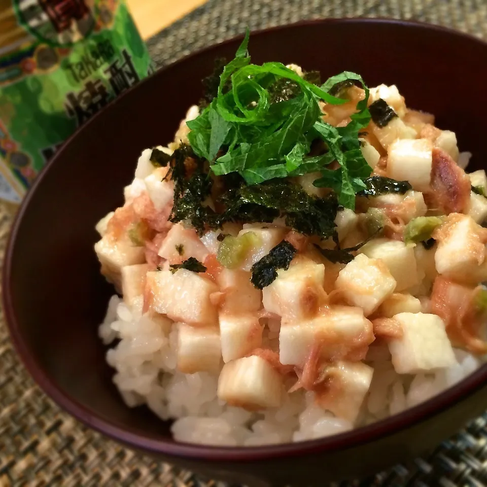 Snapdishの料理写真:からビーさんの刻み長芋とツナのわさび醤油飯っ！|かのパパさん