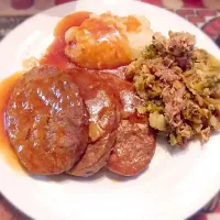 hamburger steak mashed potatoes gravy fried cabbage|Jennifer Edwards Thomasさん