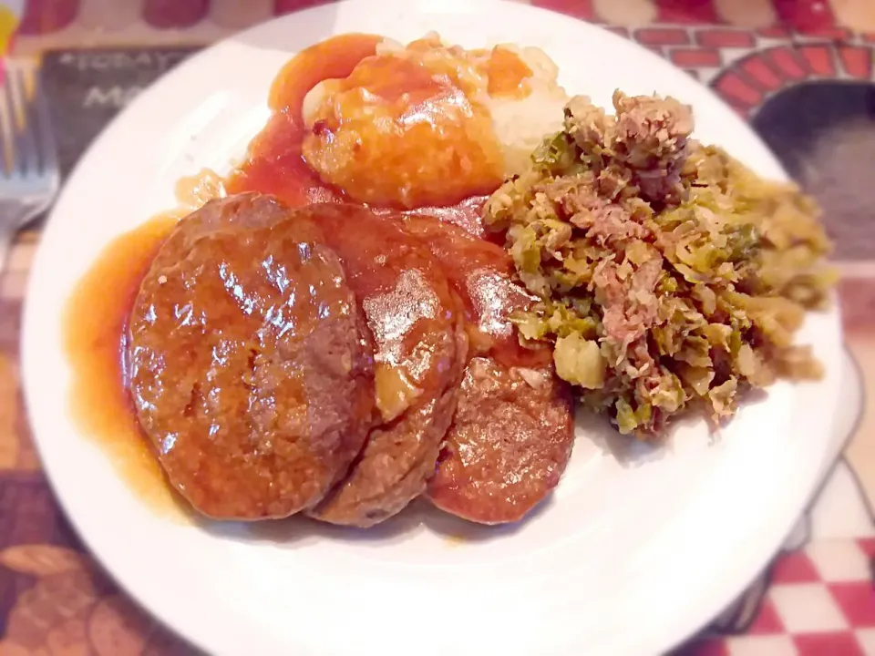 hamburger steak mashed potatoes gravy fried cabbage|Jennifer Edwards Thomasさん