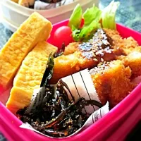 主婦の昼うち弁当🍱🍴
     トンカツのっけ盛弁当|kimi=kimi🌼Kitchenさん