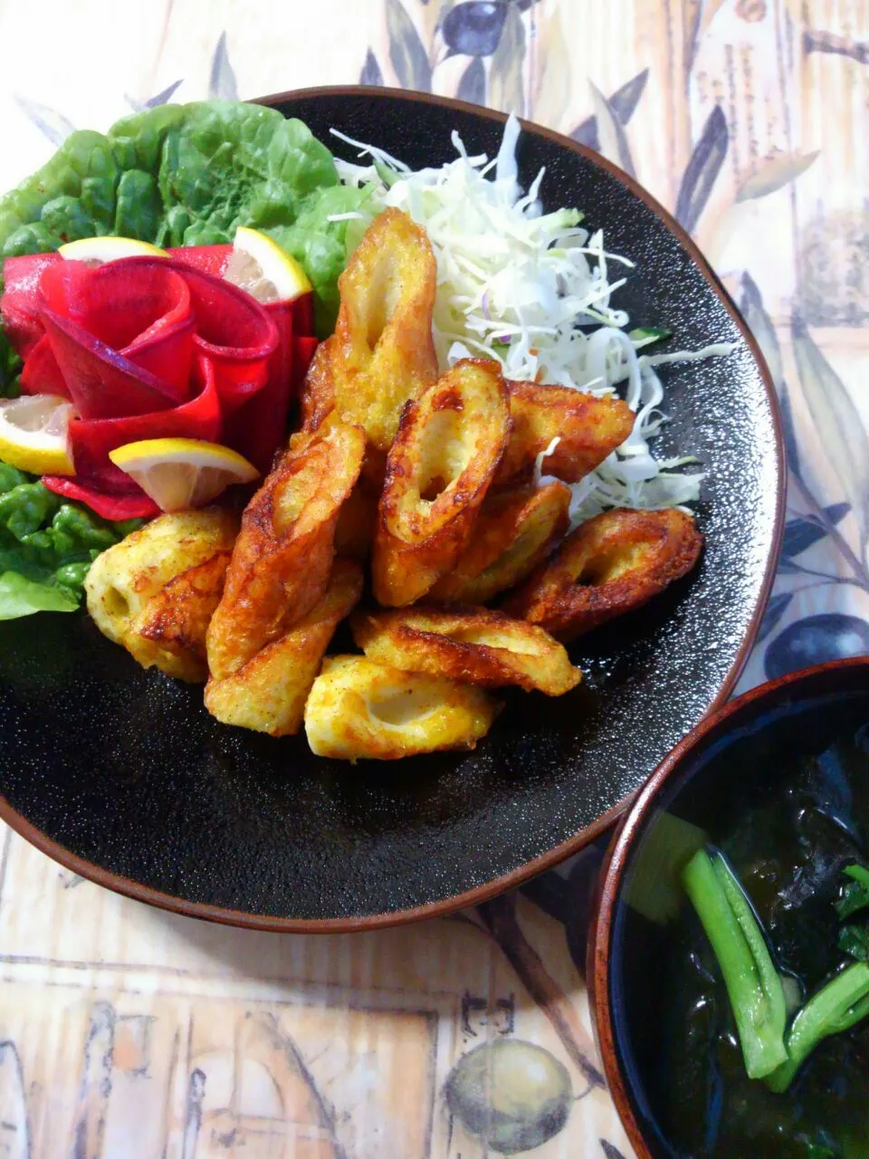 紅くるり大根のマリネ💕ビックリな紅さ
ちくわのカレー粉揚げ|みるくここあさん