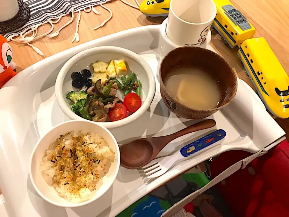 息子ごはん
茄子とピーマンと椎茸、豚肉のオイスター炒め
 #幼児食|はなおさん