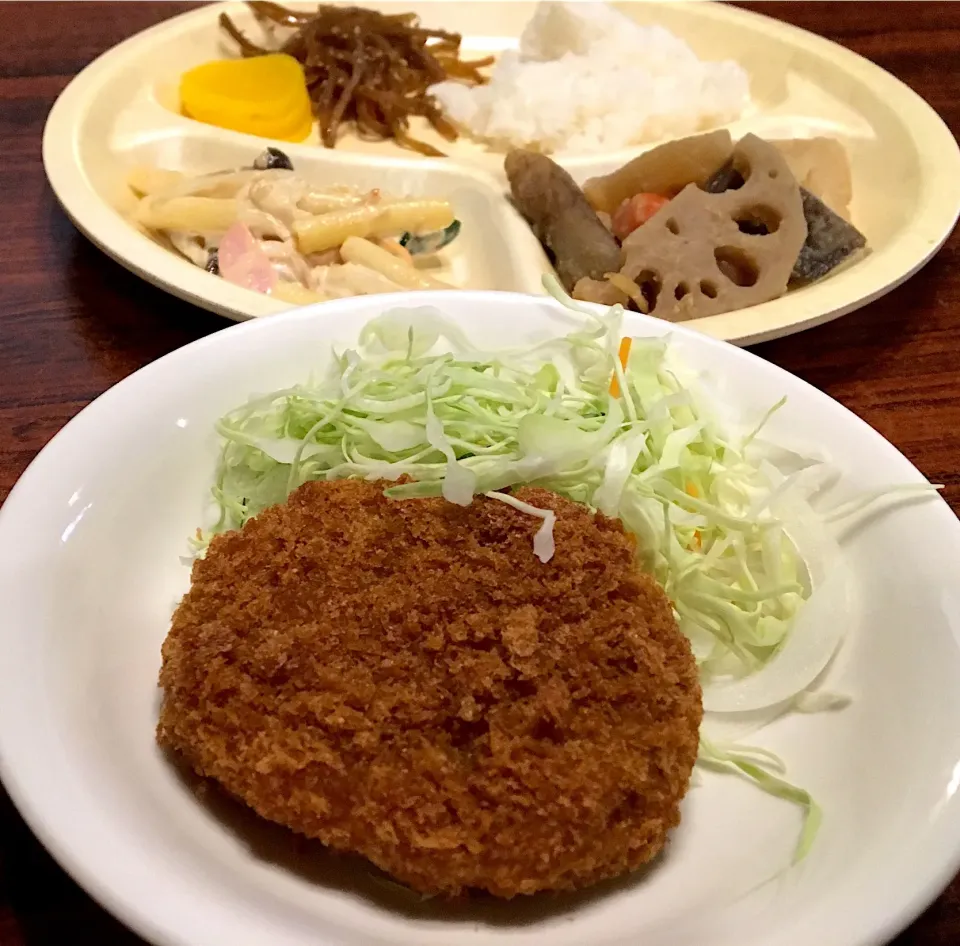 本日の賄い  昼ごはん☀️😩🔆 またぁ（ *_* ） かぼちゃコロッケ|ぽんたさん