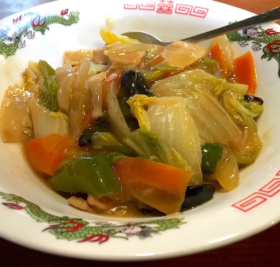 Snapdishの料理写真:本日の賄い 晩ごはん⭐️⭐️⭐️ やったネ！中華丼  胡椒が効いててうましっ！|ぽんたさん