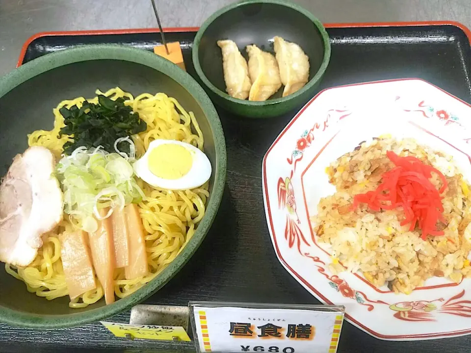 Snapdishの料理写真:ラーメン＆半チャーハンセット揚げ餃子付き|nyama1さん