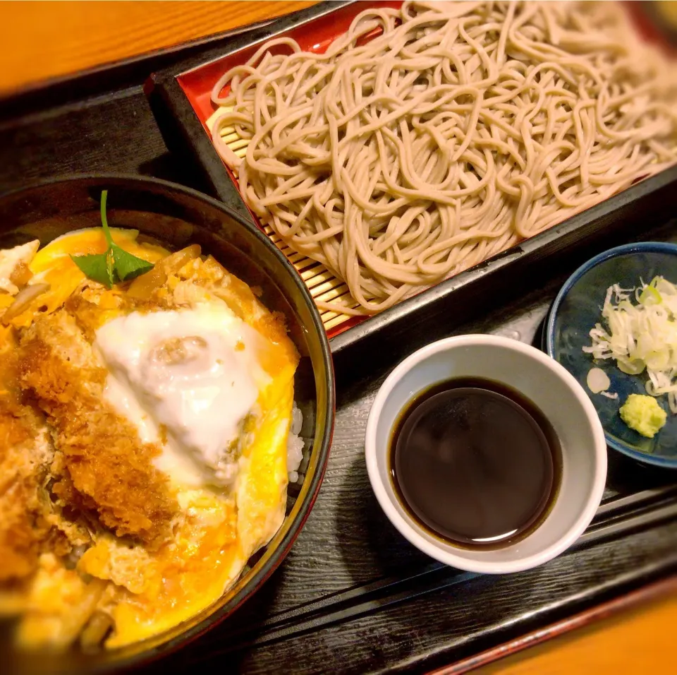 華屋与兵衛のカツ丼ともりそば|Gigi Cafeさん