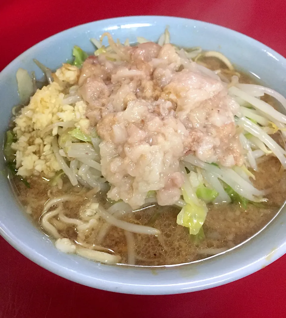 ラーメン二郎中山駅前店で小ラーメン頂きました🍜

コールは、麺半分、ニンニク、アブラ

旨い🐷

ごちそうさまでした🙏|NOMU'S キッチン🍳さん