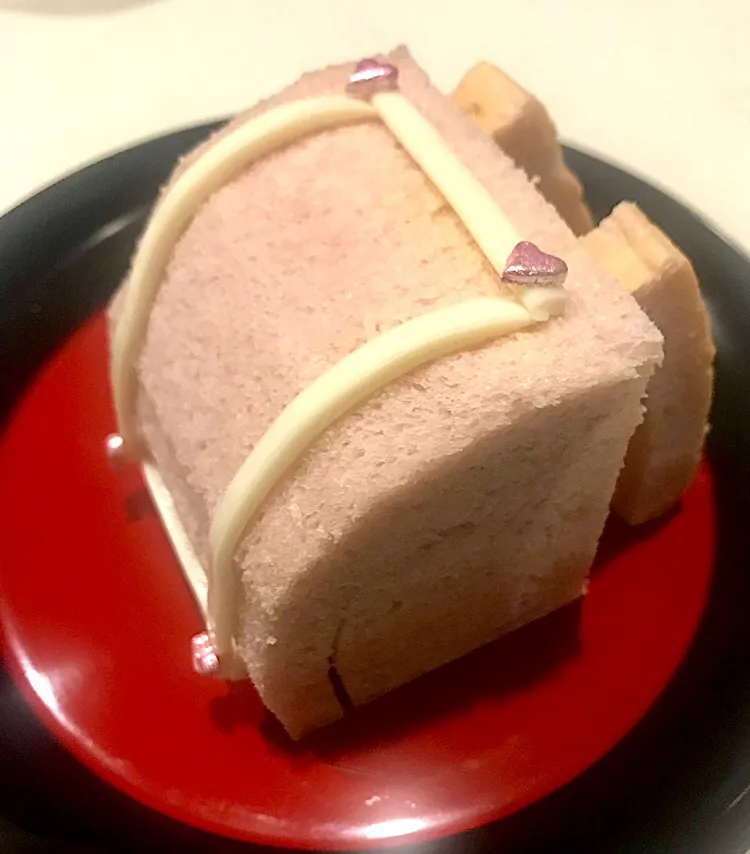 Snapdishの料理写真:紫芋🍠パン🍞でランドセル🎒|みうのすけさん