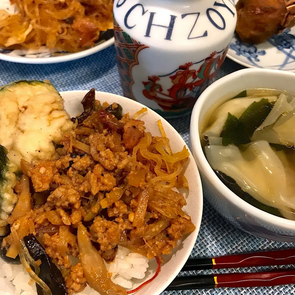 朝から肉みそ丼とワンタンスープ|シュトママさん