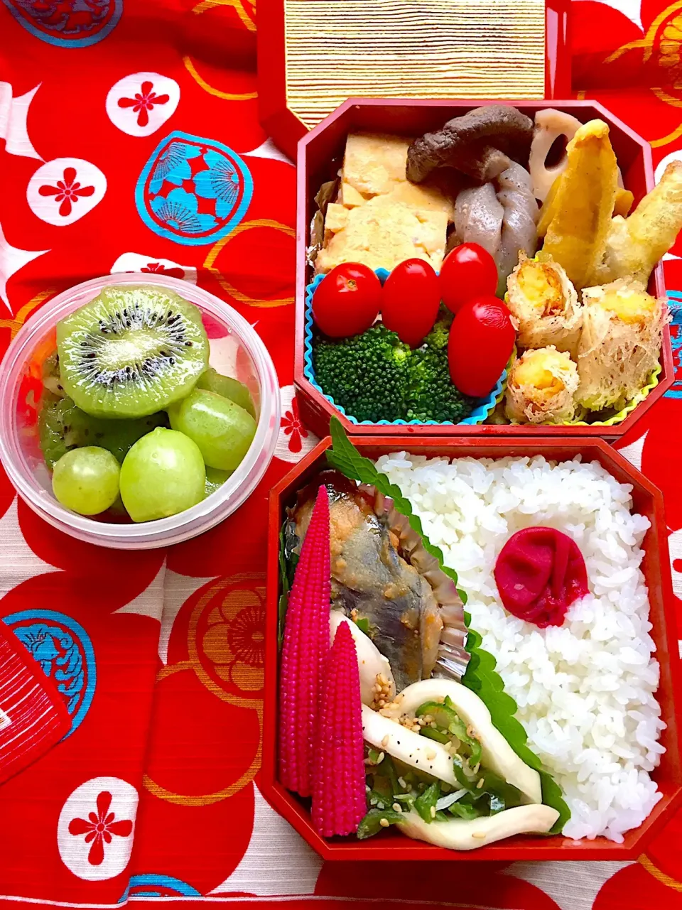 #お弁当じまん  #お父さん弁当  #お弁当 
 #ヘルシー弁当  #シャインマスカット
 #秋の味覚  #和風煮染め  
#庭で採れたキーウイフルーツ  #庭で採れたシリーズ 
 #魚メインのお弁当  #和食弁当  #ビーツピクルスを漬けた瓶にヤングコーンも入れてみた  #らっきょう酢  #鰆の柚子味噌漬け焼き #日|Blueberry🫐さん