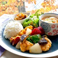 昼ごはん  さつまいもと鶏むね肉の甘酢あん炒め🍠🐓