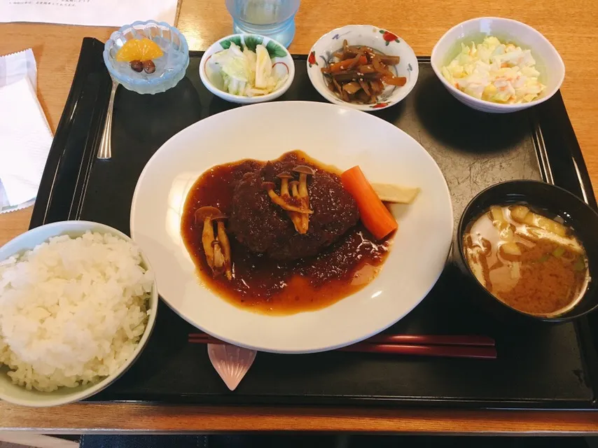 煮込みハンバーグ定食|chan mitsuさん