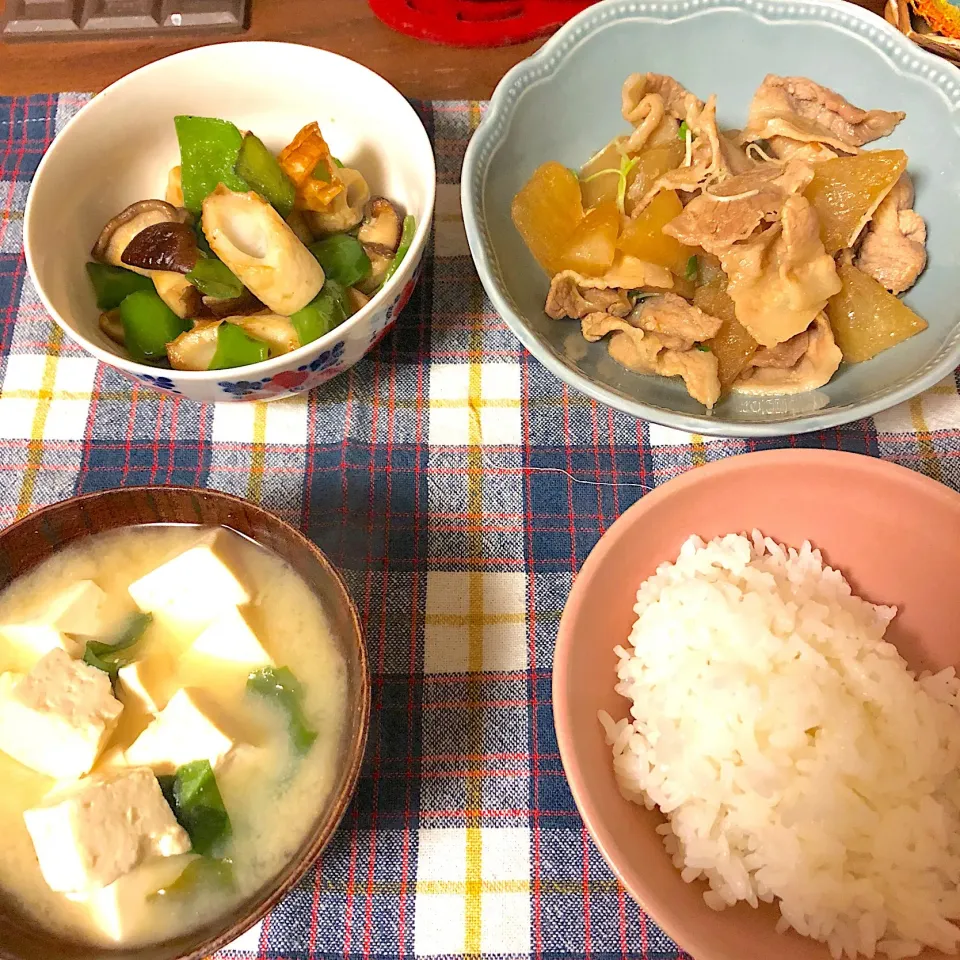 Snapdishの料理写真:10.19夕飯 豚バラ大根|ピカさん