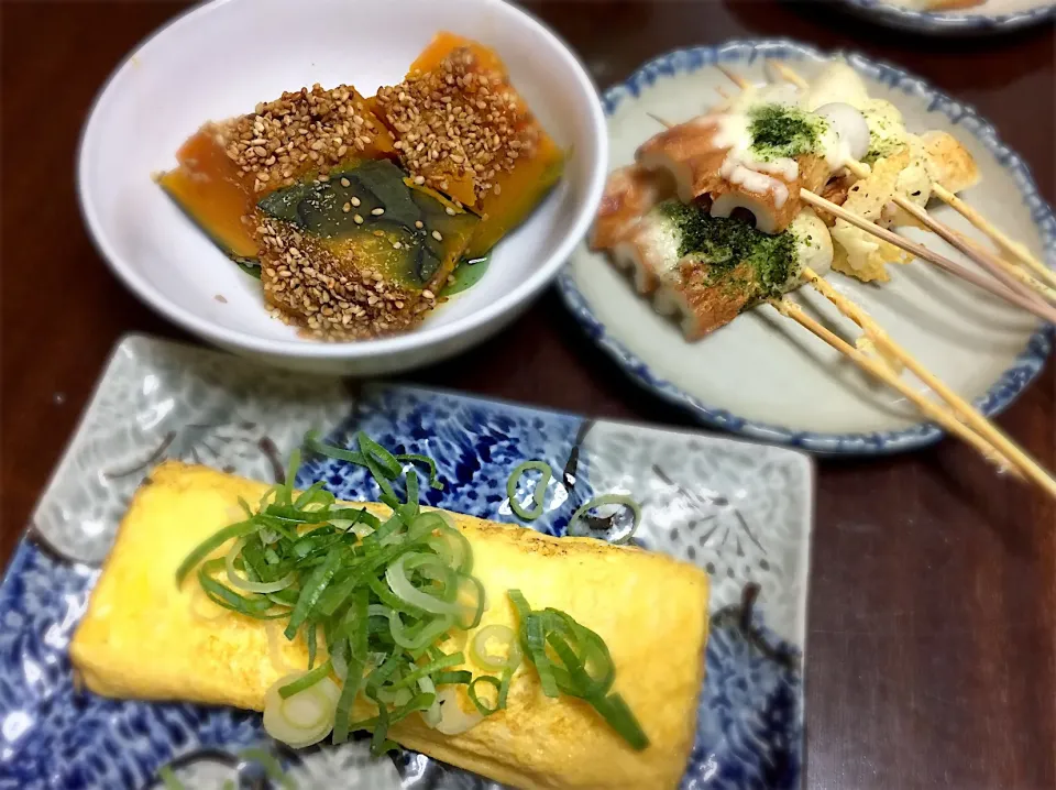 居酒屋っぽい夕飯（笑）
・だし巻き卵
・竹輪のチーズ串焼き
・かぼちゃのごま煮|まるちゃんさん