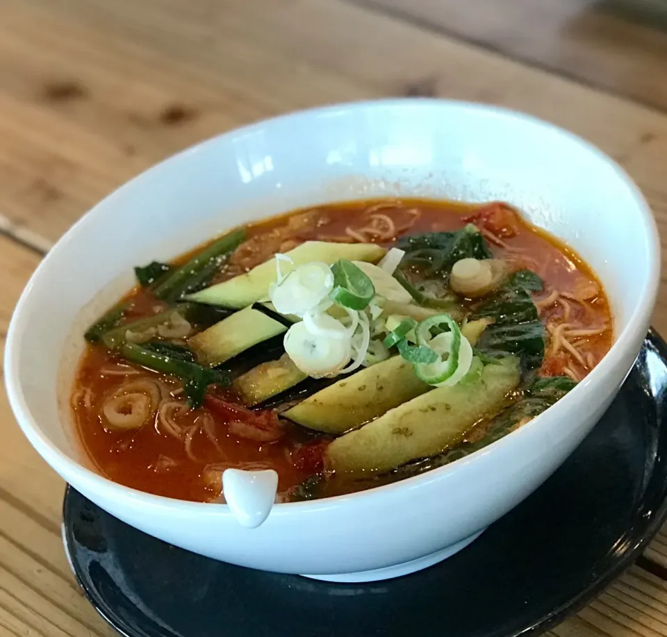 トマトラーメンとやらを食べた|織友さん