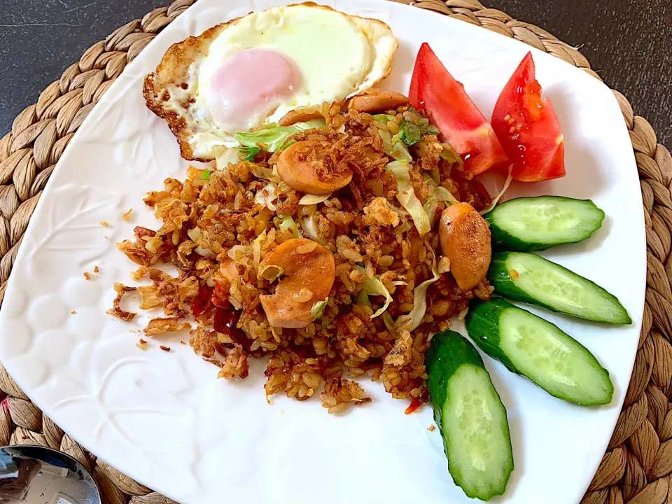 Snapdishの料理写真:Nasi goreng abang abang|yeni kartikasariさん