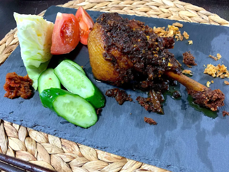 Snapdishの料理写真:Bebek hitam Madura|yeni kartikasariさん