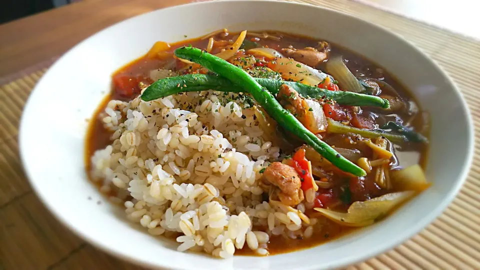 鶏肉とﾄﾏﾄのｶﾚｰ🍛
の昼ごはん✨|kaz(*･ω･)さん