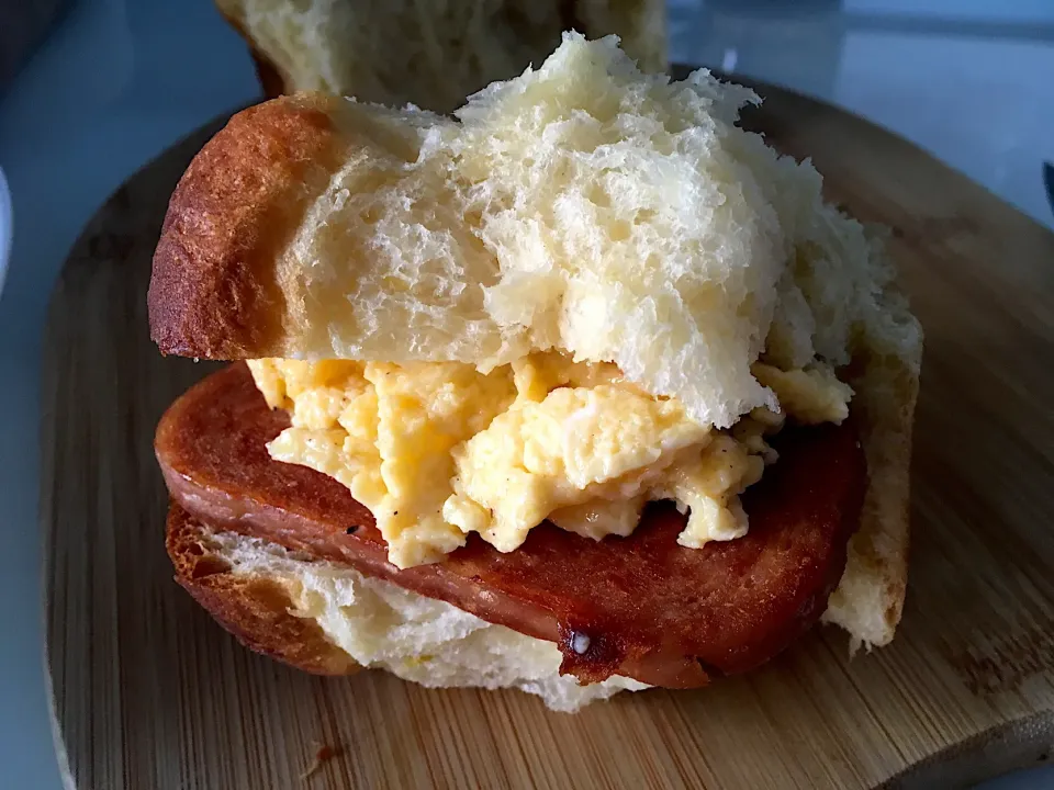 Snapdishの料理写真:Luncheon meat, scrambled egg and brioche|Ong Sor Fernさん