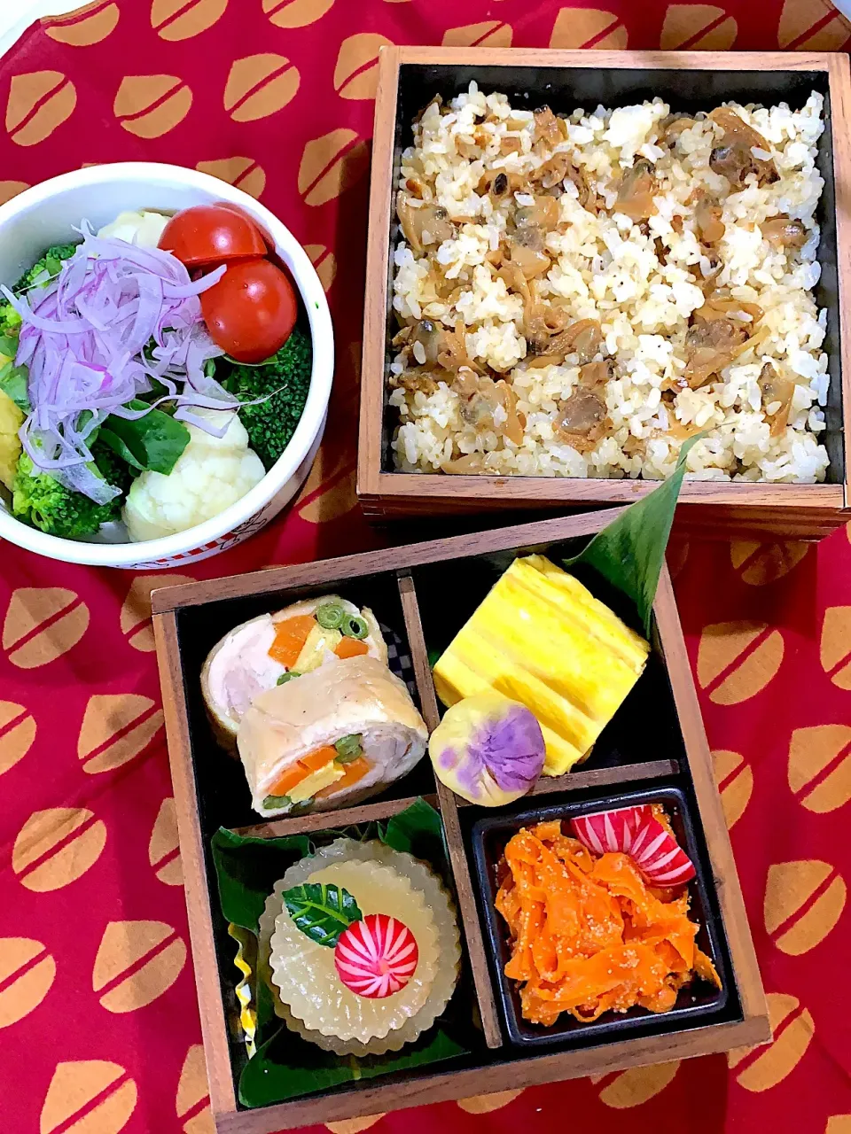 Snapdishの料理写真:玄米あさり混ぜご飯弁当|Mayumi Konishiさん