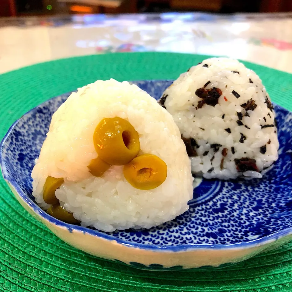 Snapdishの料理写真:朝ごはんはおむすび🍙|Seikoさん