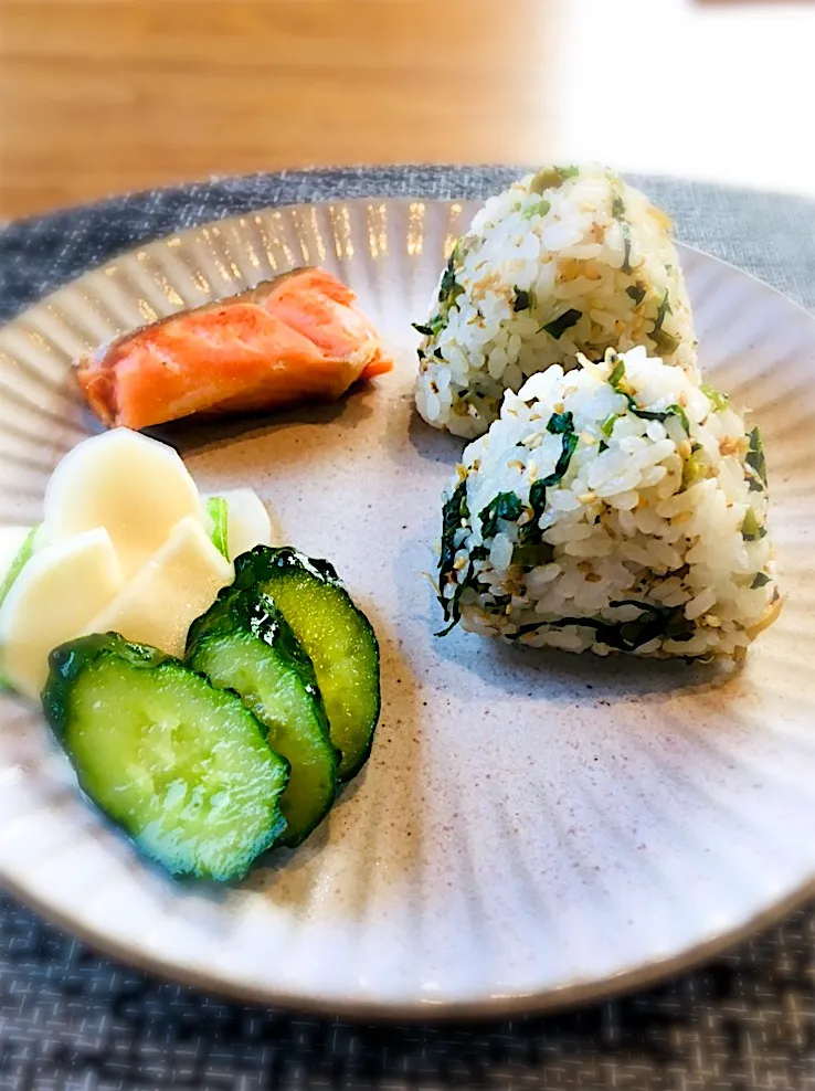 朝ご飯 おにぎりプレート✨|ミッチ☆ママさん