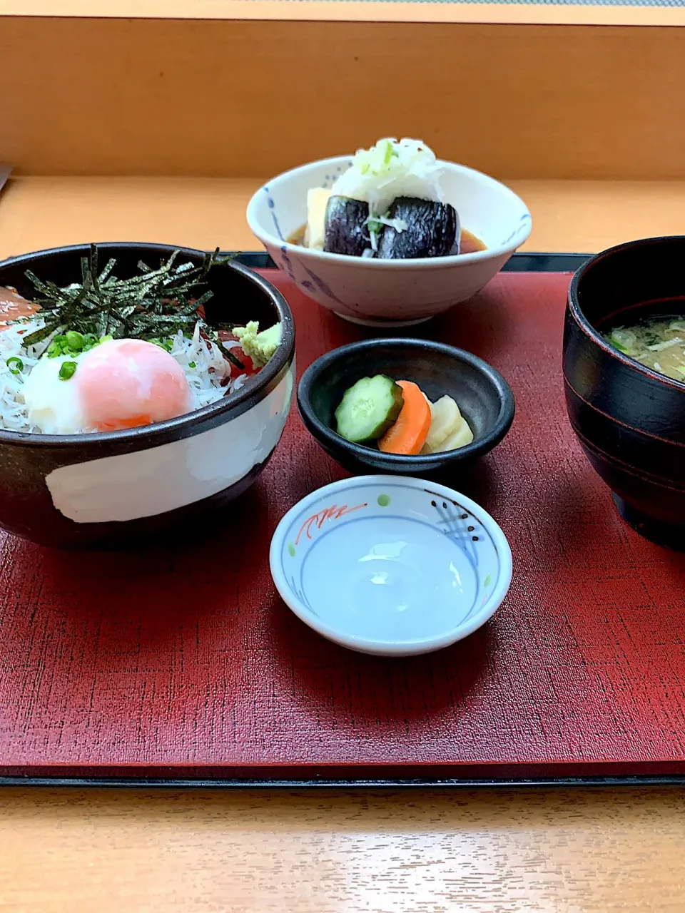 シラスまぐろ丼/茄子と豆腐揚げ出し/味噌汁|山内博之さん