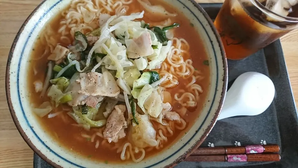 お昼はチャルメラ🍜|しまだ ちえこさん