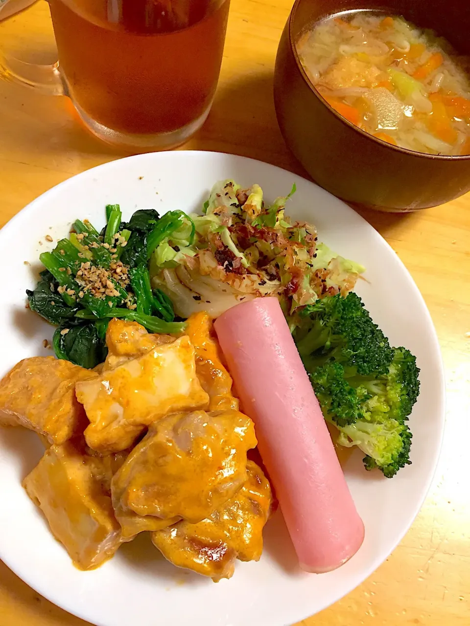 Snapdishの料理写真:#キャベツの鰹節とゆかり和え  #ほうれん草のお浸し #ブロッコリーの塩と胡麻油和え #鶏肉と厚揚げのオーロラソース炒め|R-Kさん