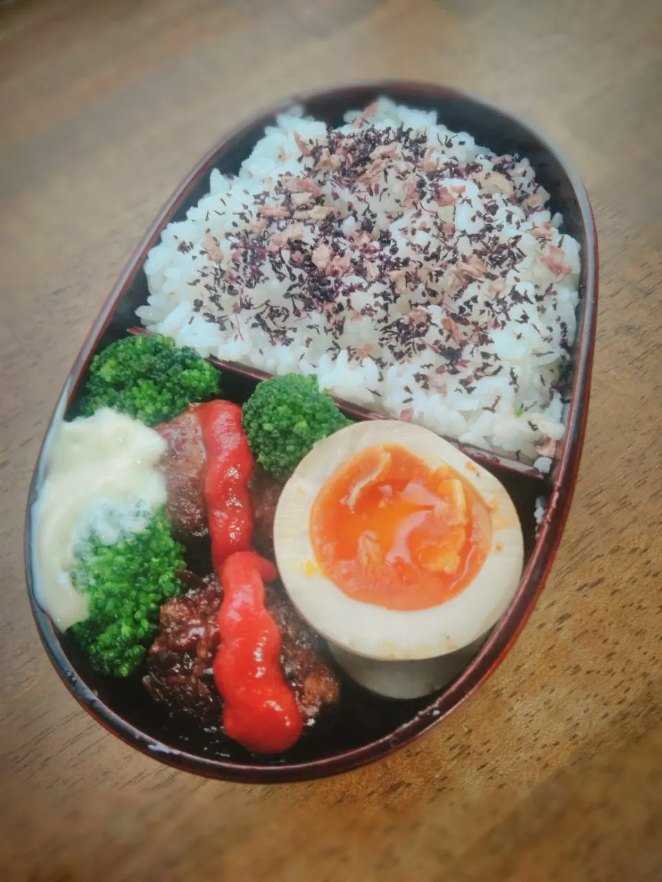 今日のお弁当
・ハンバーグ
・味玉|akiさん