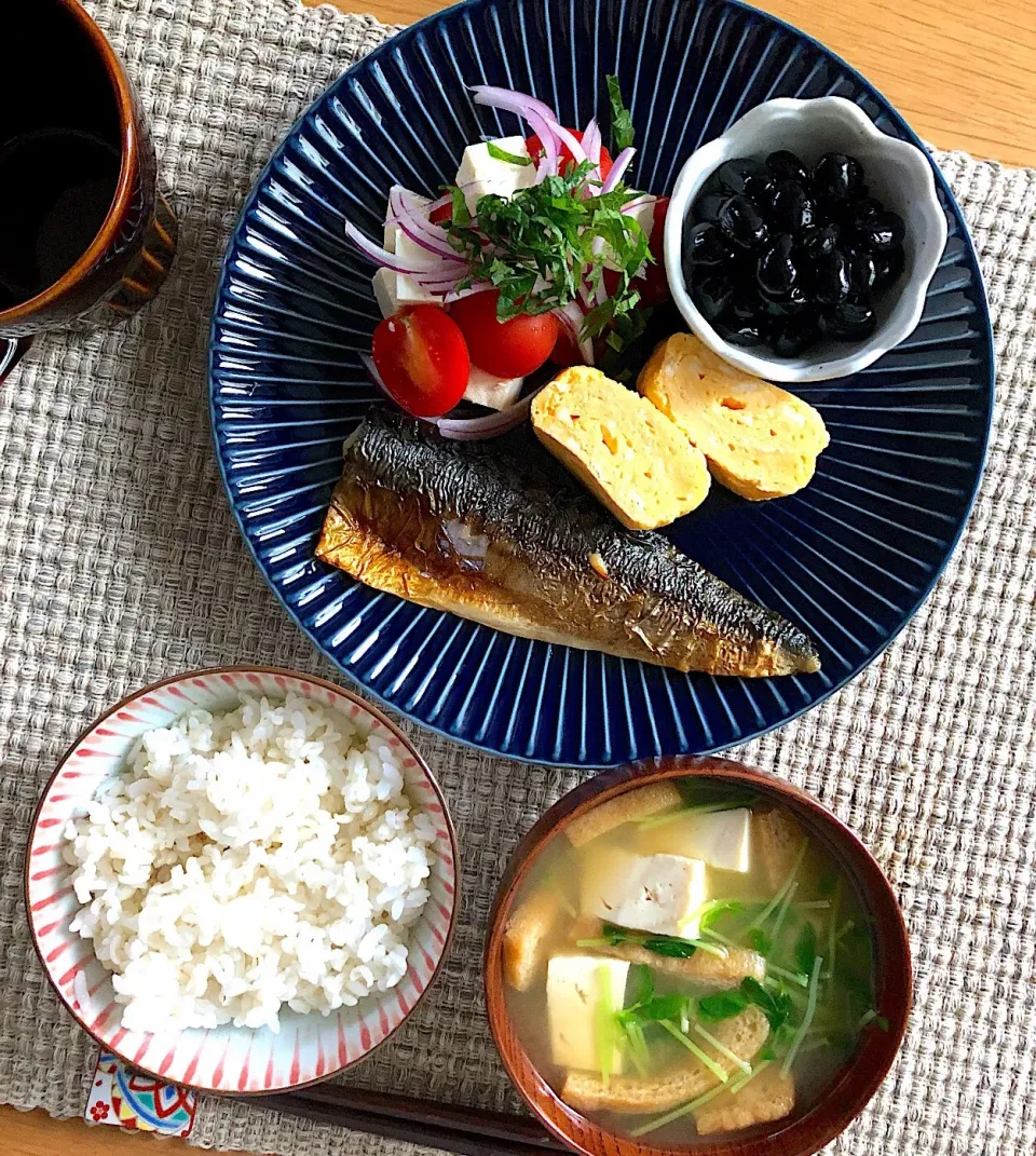 朝ごはんを食べよう☀️鯖の塩焼きで朝ごはん🐟|あしゃぱんさん