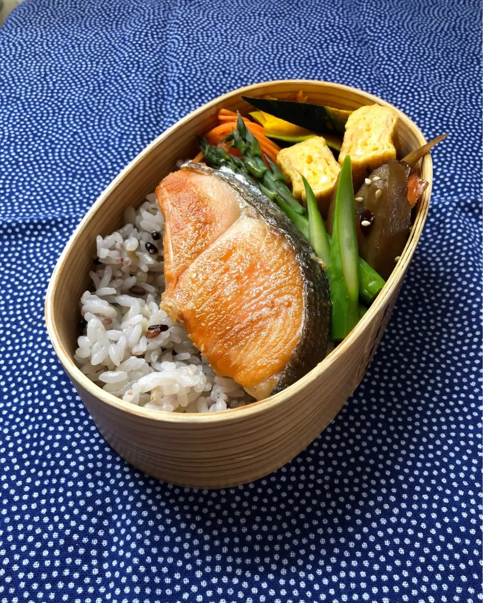 鮭のオリーブ焼き弁当|yakoさん