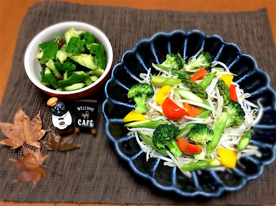 Snapdishの料理写真:山田さんのピリ辛キュウリ🥒と中華炒め🤗|バシュランさん