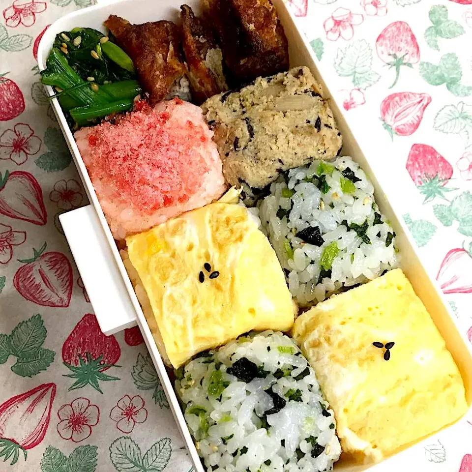 キューブおにぎり弁当🎲🎲🎲|みっこちゃんさん