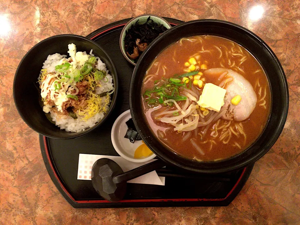 おすすめ定食(唐マヨ丼とみそラーメン)|ばーさんさん