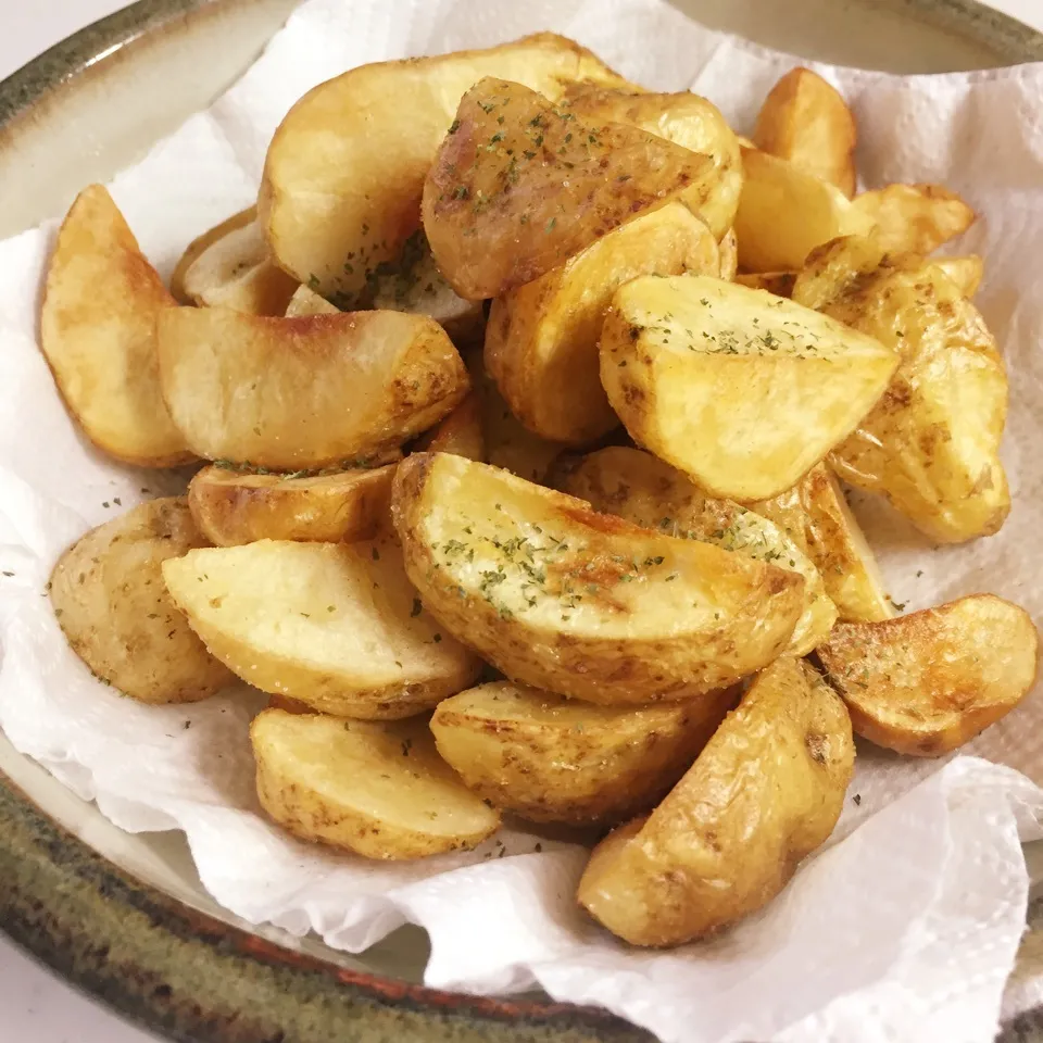 Snapdishの料理写真:採れたてじゃがいものフライドポテト🥔|pimoriさん