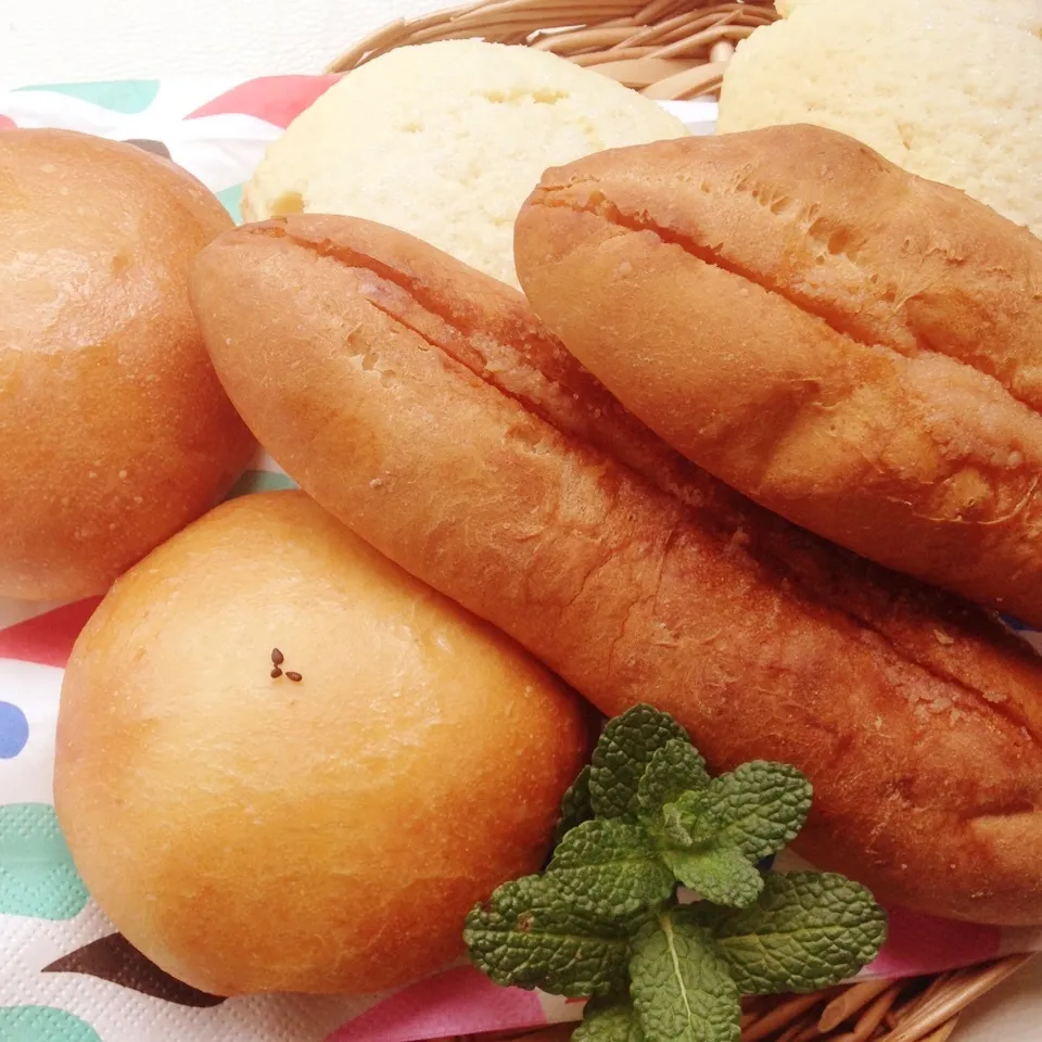 Snapdishの料理写真:色々パン🍞|イクイブさん