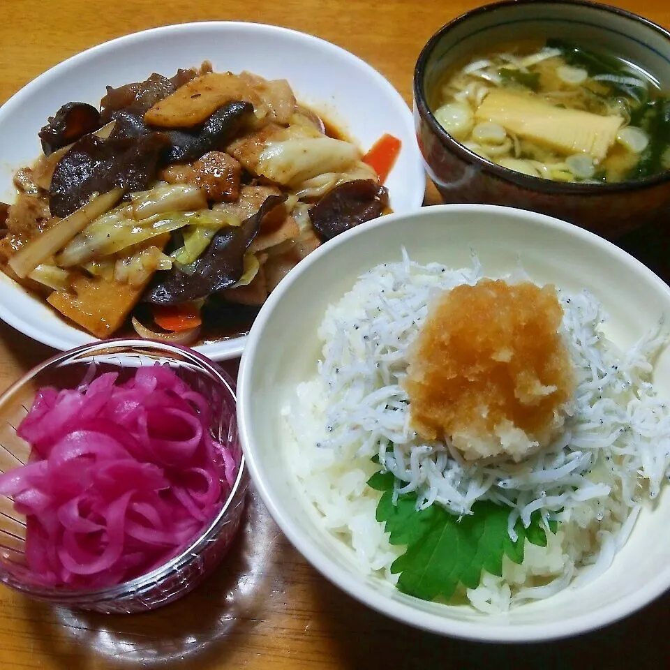 生きくらげぷりっぷり！回鍋肉と しらす丼♪|marikuruさん