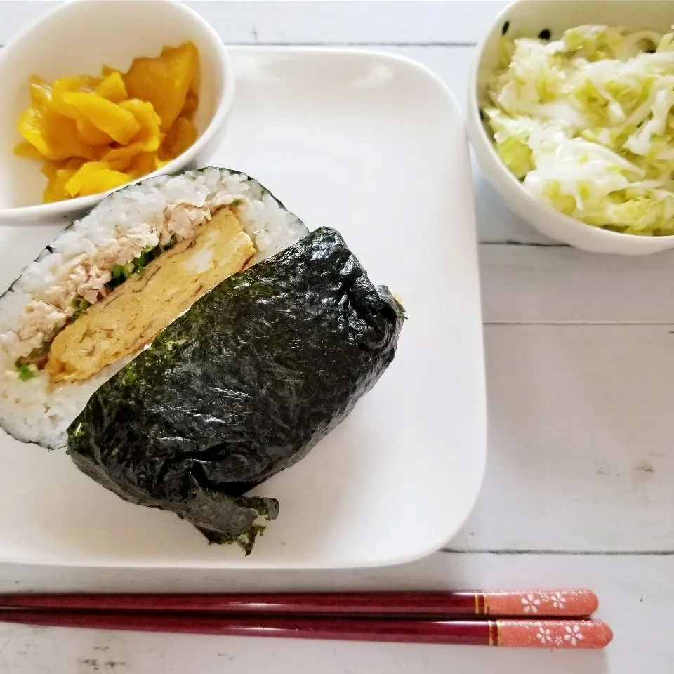 Snapdishの料理写真:朝食はおにぎらず❤|sora🍀さん