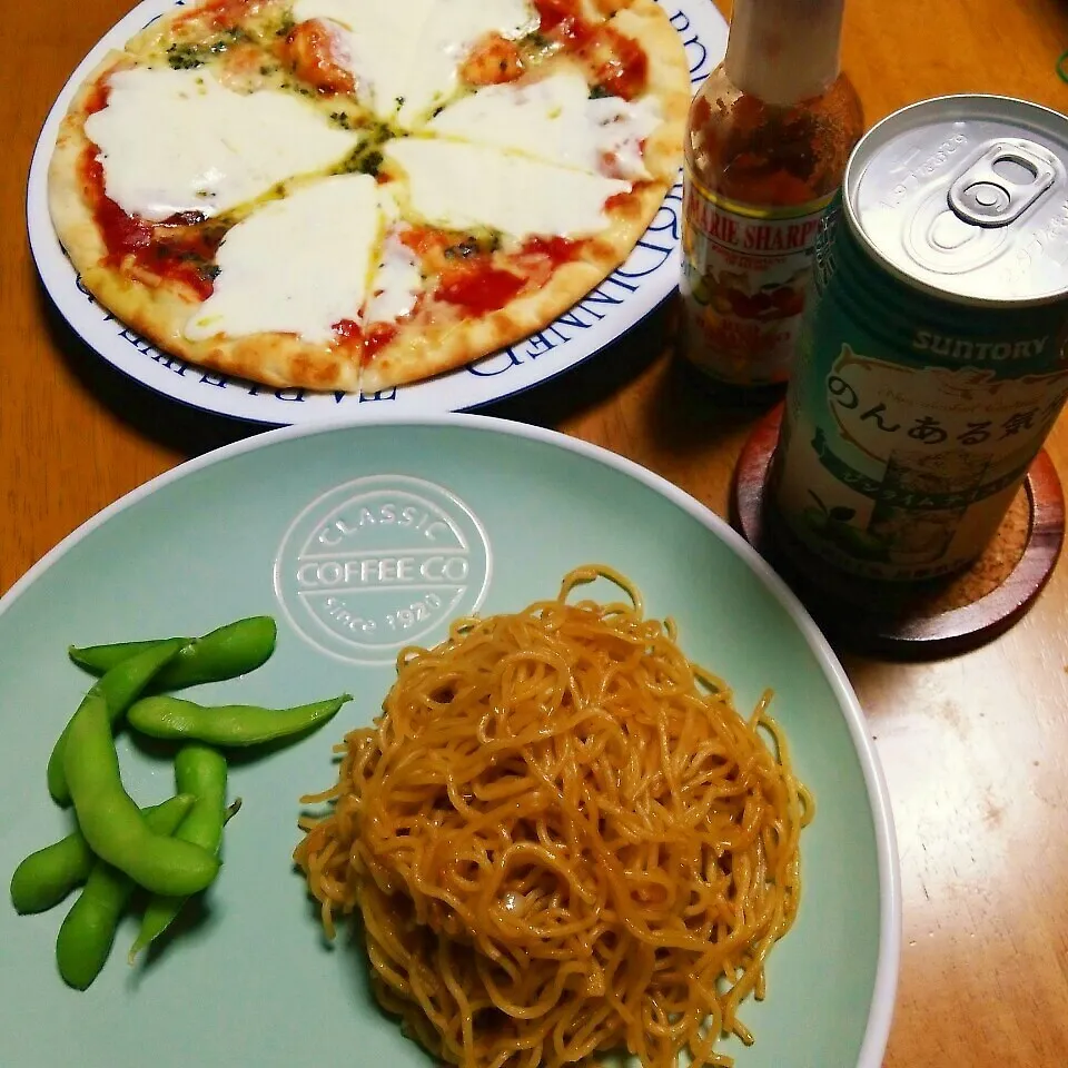 ウチ飲みごはん♪ニンニクたっぷりオイスターソース焼きそば|marikuruさん